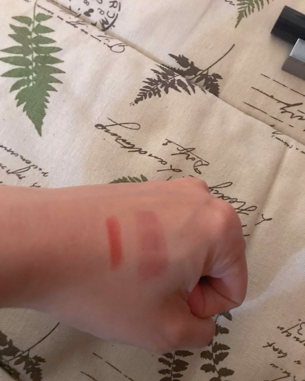 ミネラルシアールージュ/エトヴォス/口紅を使ったクチコミ（2枚目）