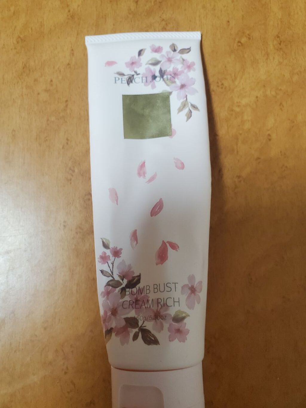 ボムバストクリーム　リッチ/PEACH JOHN/バストケア・ヒップケアを使ったクチコミ（1枚目）