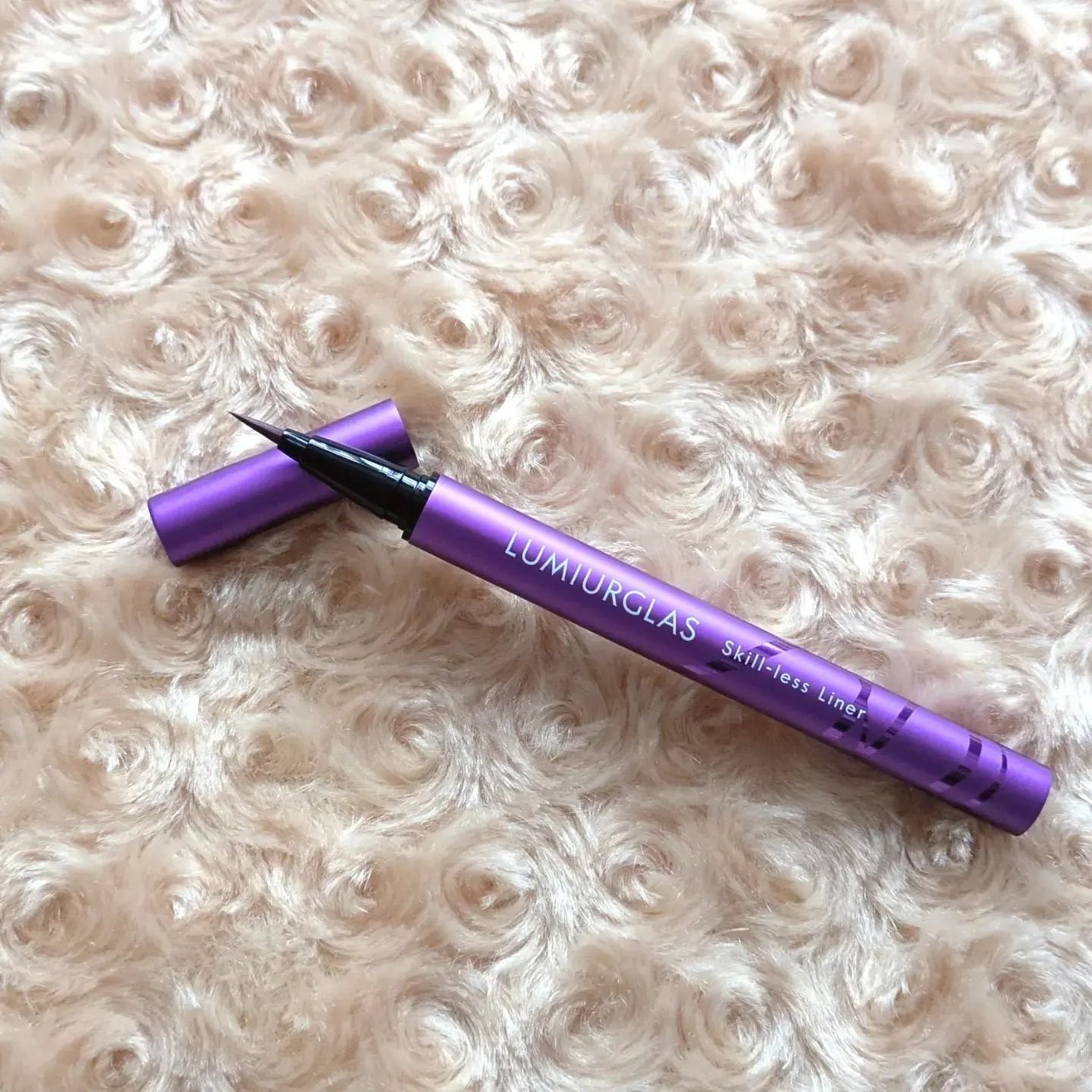 スキルレスライナー/LUMIURGLAS/リキッドアイライナーを使ったクチコミ(2枚目)