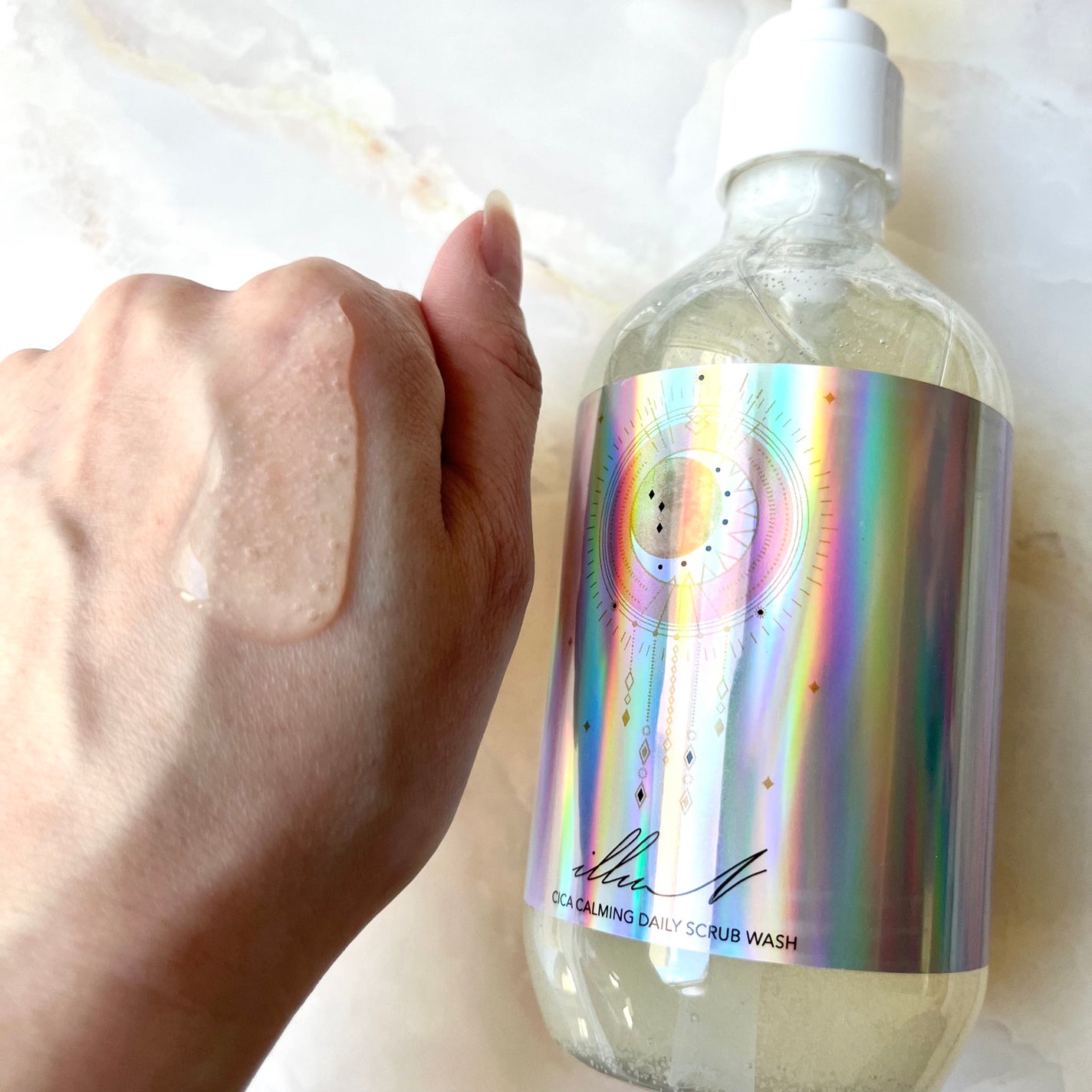 シカカーミングデイリースクラブウォッシュ/illuN/ボディスクラブを使ったクチコミ(3枚目)