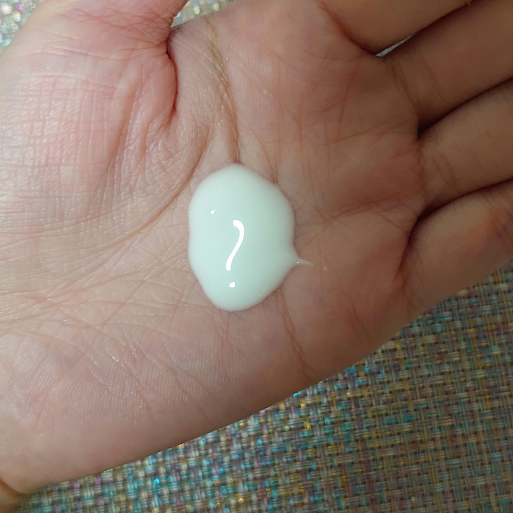 ニベア ニベアUV ウォータージェル SPF35のクチコミ「ずっと室内で過ごす日用に。
快適な使い心地の日焼け止め。


■ニベアUV ウォータージェル .....」（2枚目）