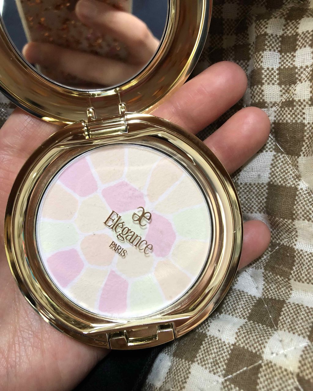 ラ プードル オートニュアンス/Elégance/プレストパウダーを使ったクチコミ(2枚目)