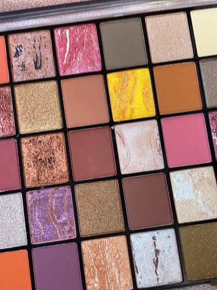 Revolution Maxi Reloaded Palette /MAKEUP REVOLUTION/アイシャドウパレットを使ったクチコミ(2枚目)