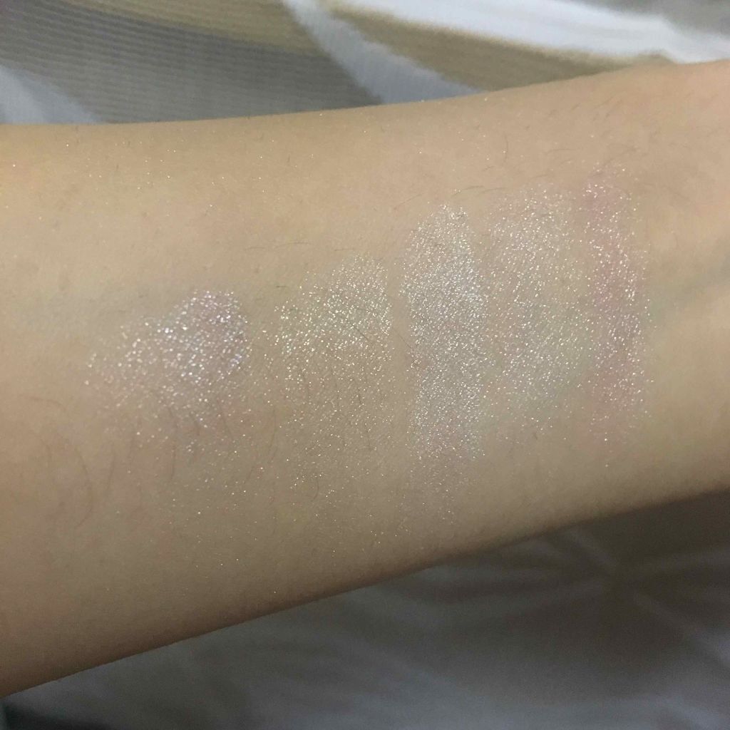 ハートハイライター ユニコーンハート/MAKEUP REVOLUTION/パウダーハイライトを使ったクチコミ（3枚目）