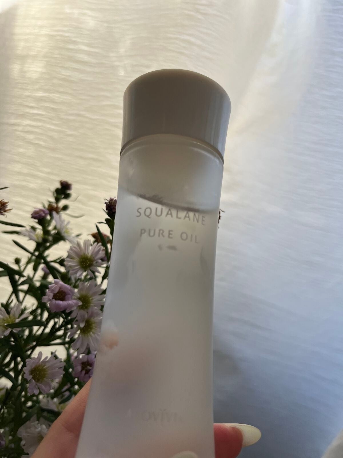 hisparcles on LIPS 「オイルなのにサラッとしててつかいやすい💛乾燥で顔がヒリヒリして..」(1枚目)