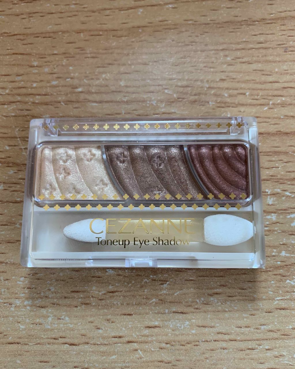トーンアップアイシャドウ/CEZANNE/アイシャドウパレットを使ったクチコミ(2枚目)