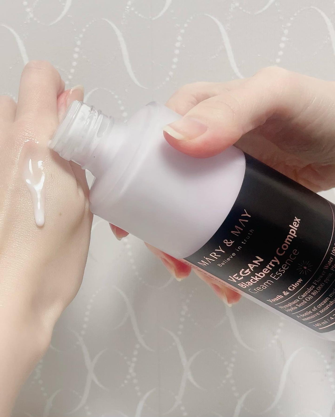 ヴィーガンブラックベリー コンプレックスクリームエッセンス/MARY&MAY/化粧水を使ったクチコミ(2枚目)