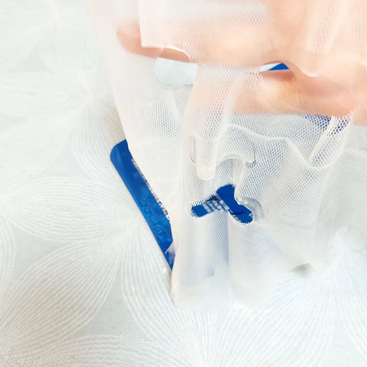 siki on LIPS 「【 マスク4点集中ケアセット 】嬉しいことに4種類試せるエッセ..」(3枚目)