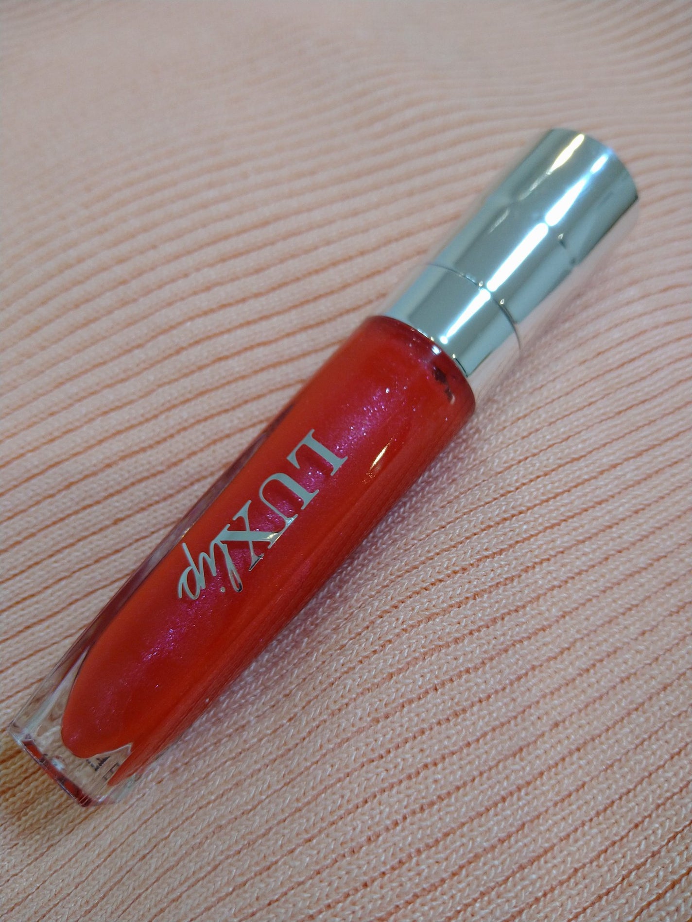 アール on LIPS 「ルクスリップRD101レッドラメヒアルロン酸Naうるおい成分こ..」(1枚目)