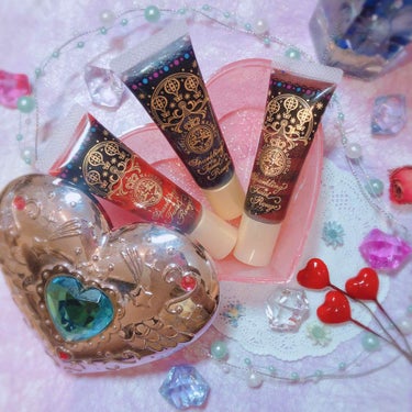 マジョリカマジョルカ💫
スパークリングツイストルージュ💄
リップグロス♡
900円＋tax

2色が渦の様になっている
見た目も可愛いこのグロス♡

ネオンが輝く夜の遊園地を
イメージしているそうです！