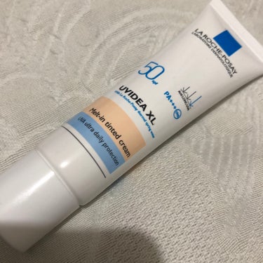 しっかり紫外線対策、でも乾燥しない下地。ノーファンデ日もこれ！
LA ROCHE-POSAY UVイデア XL ティント

LA ROCHE-POSAYにすっかりハマっております。
どの化粧品試しても、