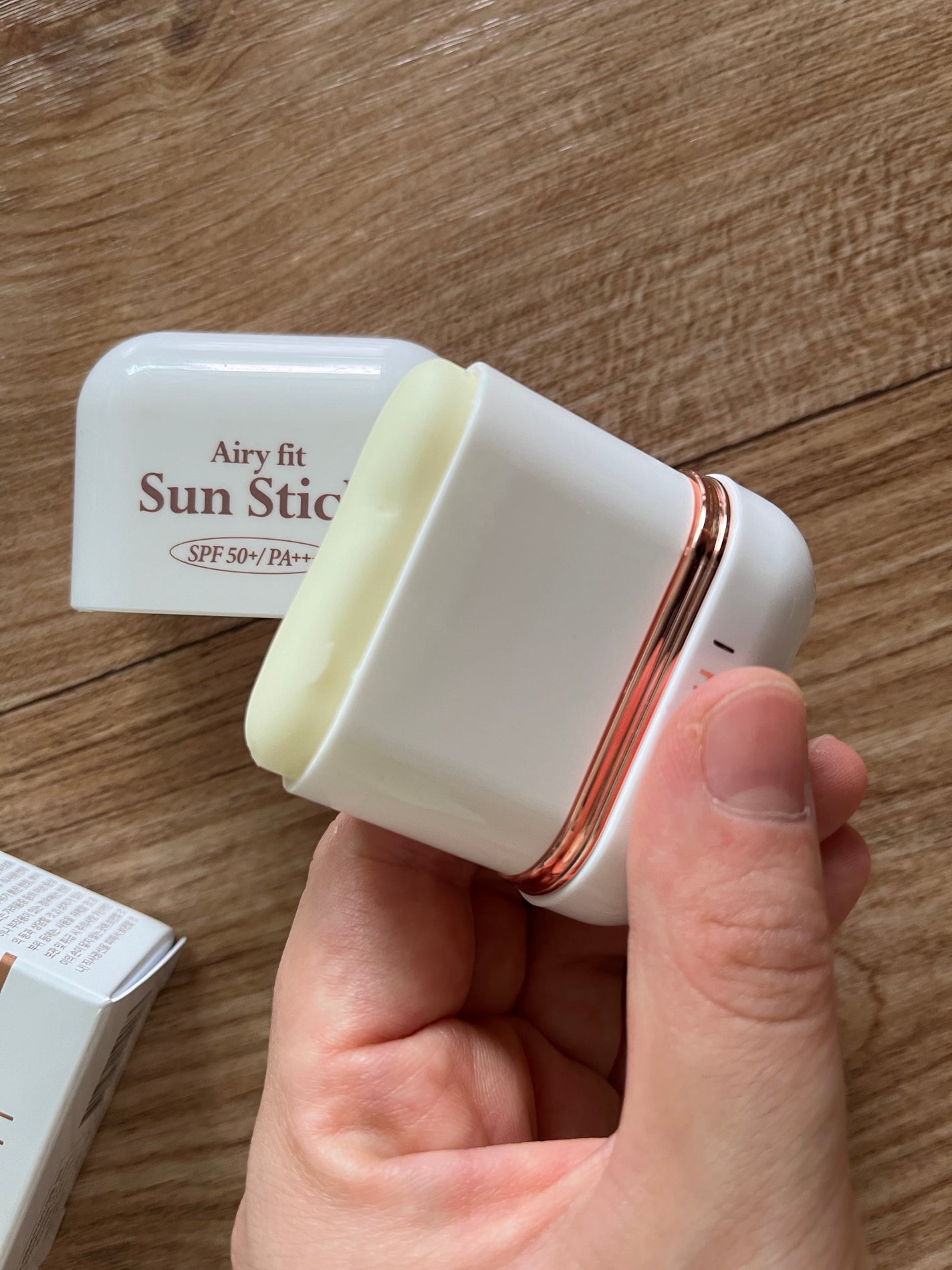 エアリーフィットサンスティック/KAHI/日焼け止めスティックを使ったクチコミ(1枚目)