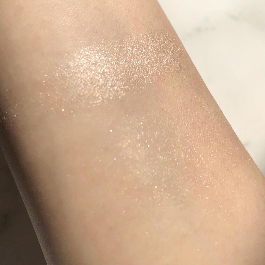 マットラディアンス ベイクドパウダー ハイライト01/ローラ メルシエ/パウダーハイライトを使ったクチコミ(6枚目)