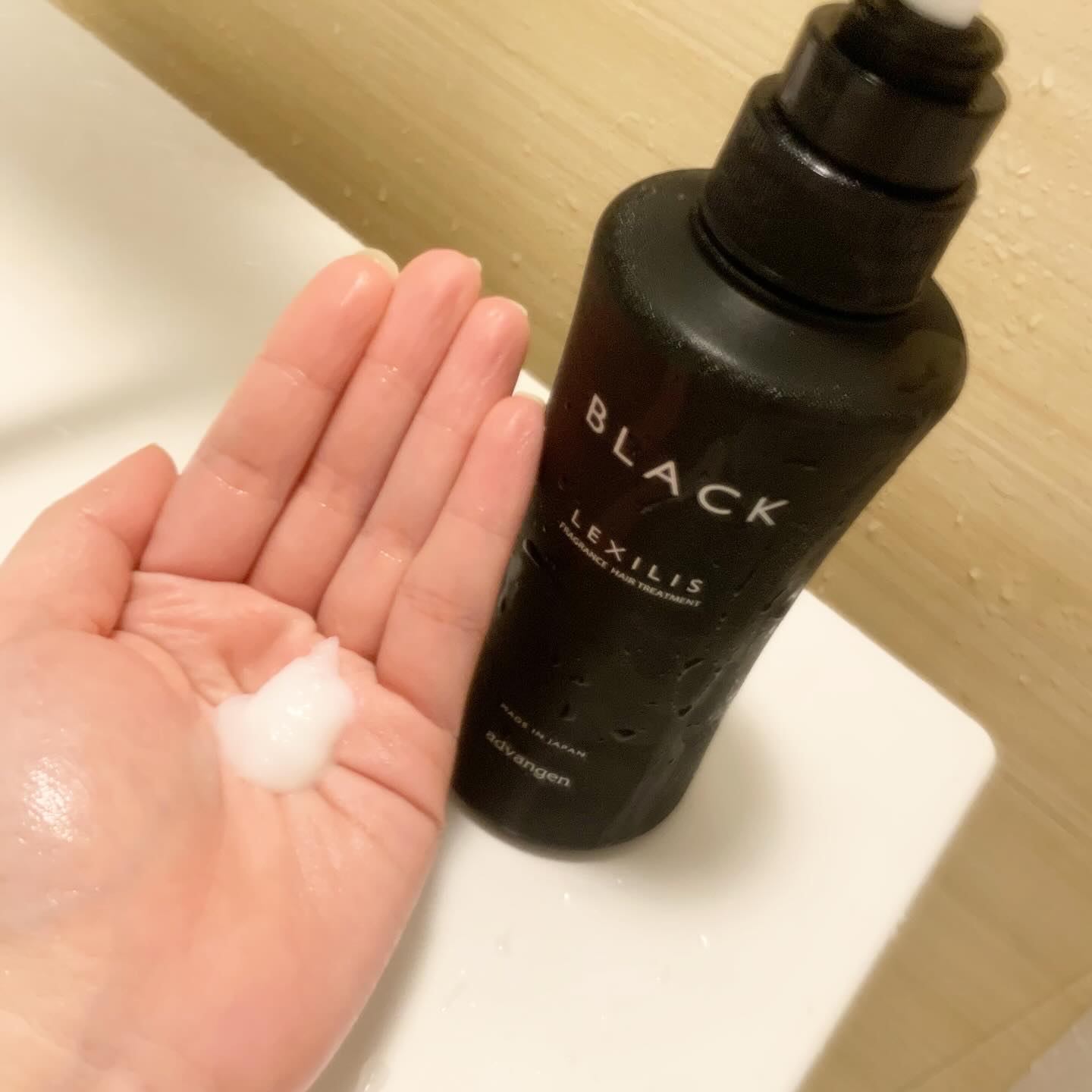 ブラック フレグランストリートメント/LEXILIS/洗い流すヘアトリートメントを使ったクチコミ（2枚目）