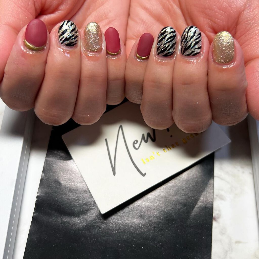 cst on LIPS 「#ラッキーカラー#🐯#年女💅#ネイル好きな人と繋がりたい#美容..」(3枚目)