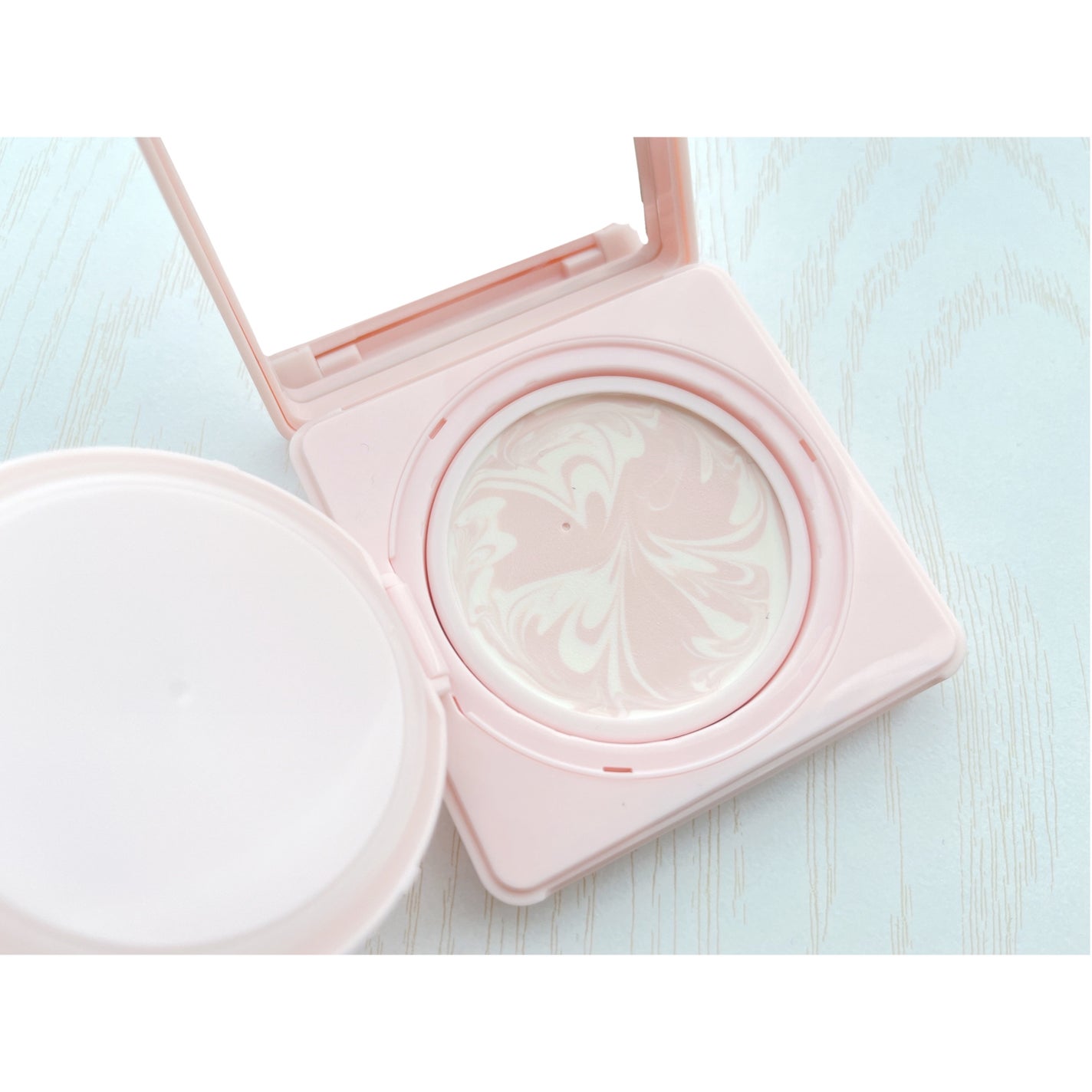 スキン PFCT コンパクト クリーム N/GIVENCHY/化粧下地を使ったクチコミ(2枚目)