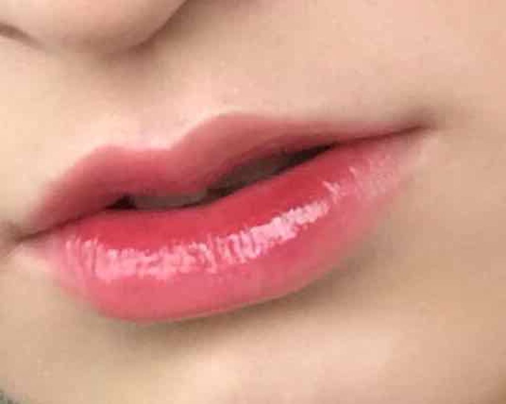 ヒント オブ カラー リップ オイル キャンディ ドロップ/M・A・C/口紅を使ったクチコミ（1枚目）