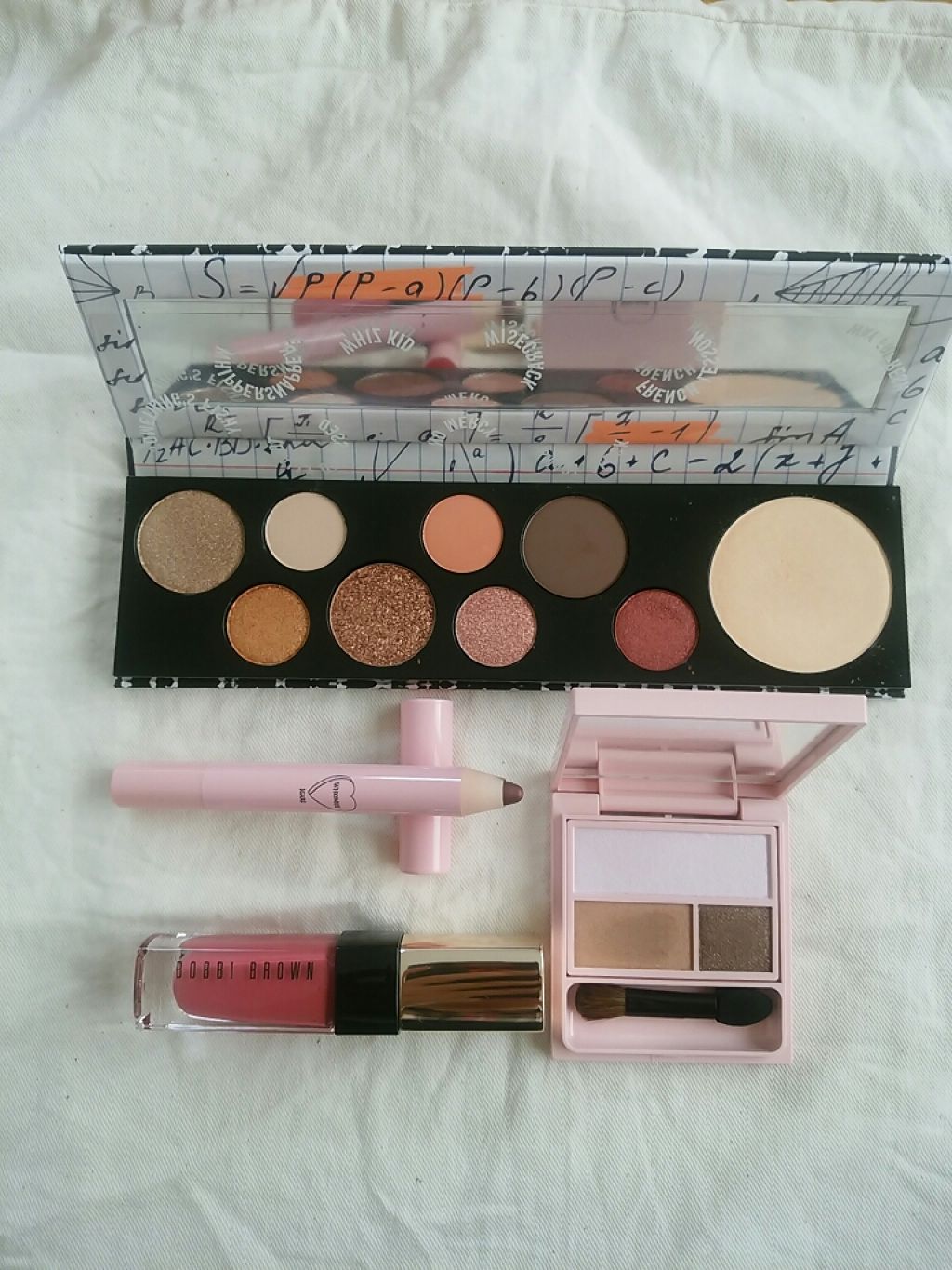 クリーミーアイシャドウペンシル melty magenta　メルティマゼンタ/WHOMEE/スティックアイシャドウを使ったクチコミ（1枚目）