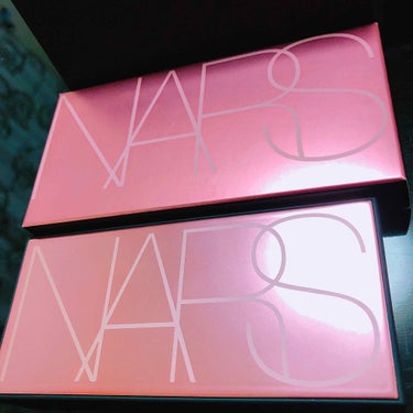 NARS レーヴ サレ チークパレットのクチコミ「ナーズ
レーヴサレチークパレット
限定品

Ⅰ ハイライター
Ⅱ ハイライター
Ⅲ ブラッシュ.....」（1枚目）