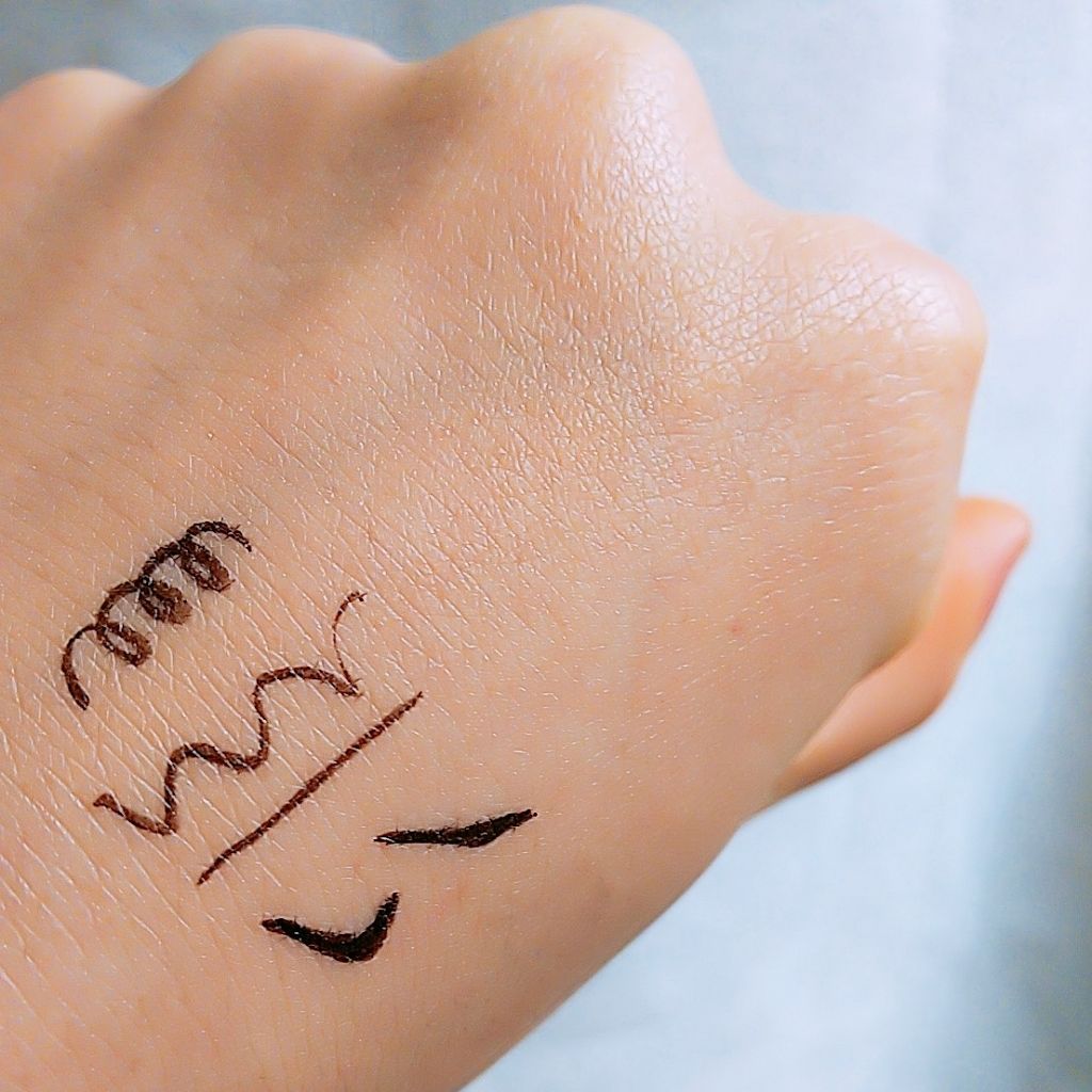 【旧品】シルキーリキッドアイライナーWP/D-UP/リキッドアイライナーを使ったクチコミ(3枚目)