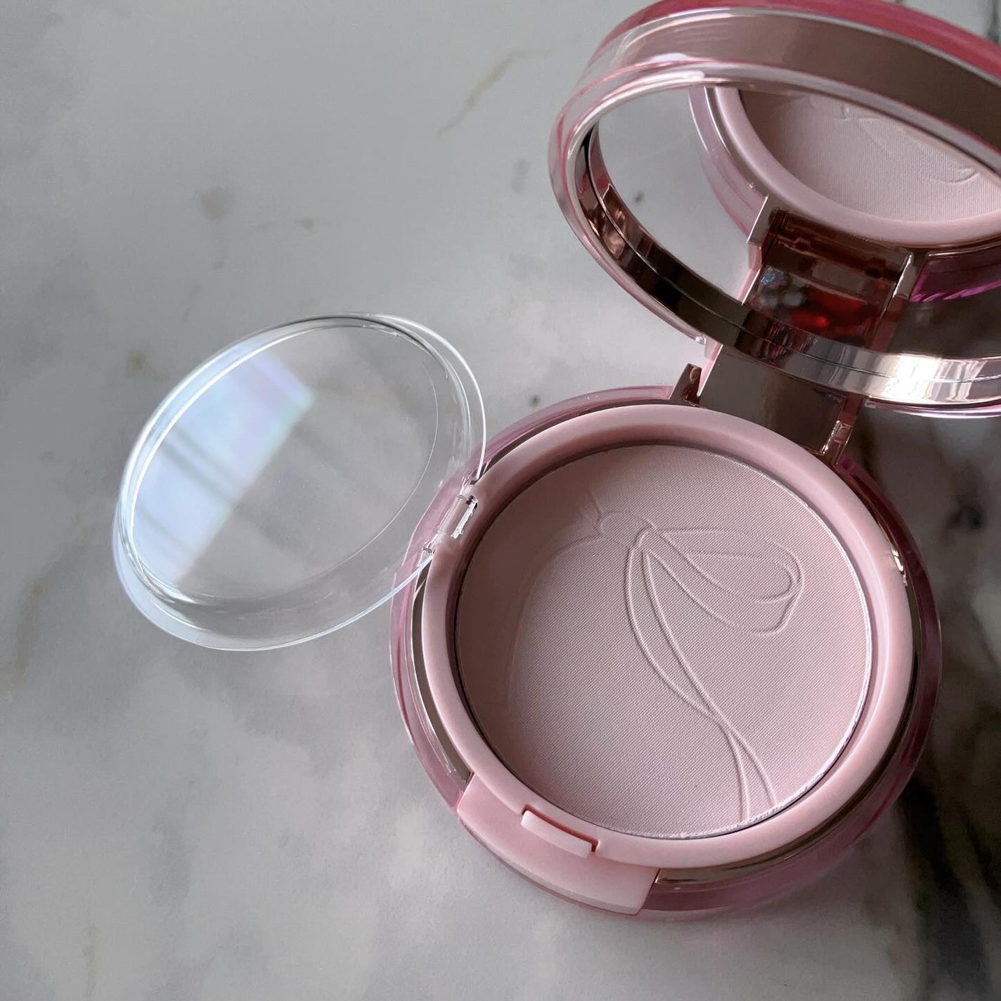 ザ・ブラーパウダーパクト/ABOUT TONE/プレストパウダーを使ったクチコミ(6枚目)