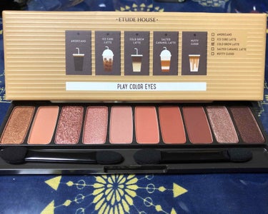 ETUDE HOUSE 
カフェインホリック

赤みがかった茶色が多め！！
どの色を使っても可愛いグラデーションが出来ます😍

ラメも大きくて涙袋に入れるとキラッキラで可愛いです🥰

#アイシャドウ #