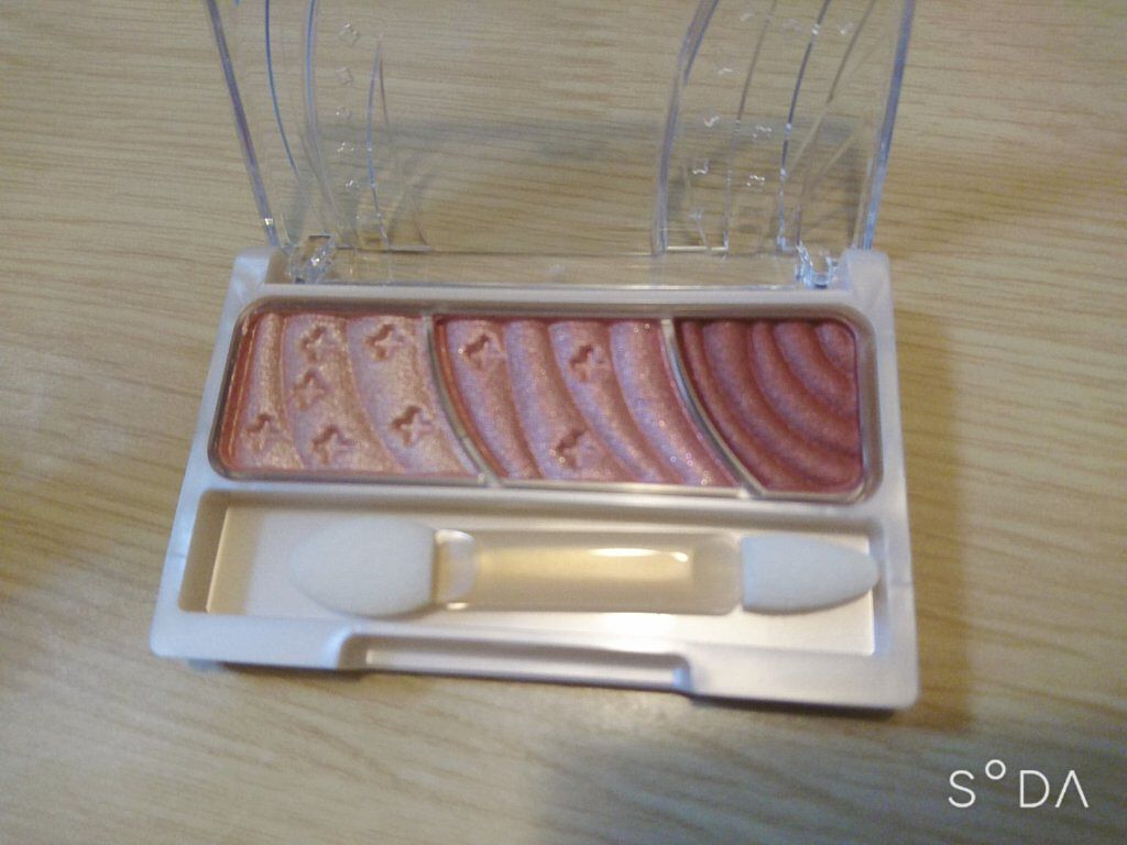 トーンアップアイシャドウ/CEZANNE/アイシャドウパレットを使ったクチコミ（1枚目）