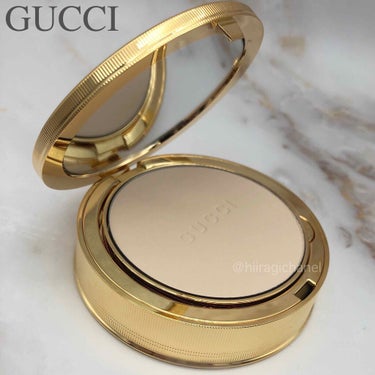 GUCCI Poudre De Beauté matte compact powderのクチコミ「\さらさらマット/
GUCCIの高級感溢れるフェイスパウダー。
とんでもなく良い香りです。.....」（1枚目）