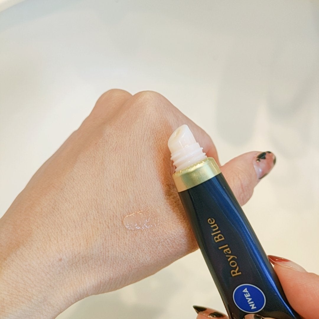 ニベア ロイヤルブルーリップ 濃密美容ケア/ニベア/リップ美容液を使ったクチコミ(4枚目)