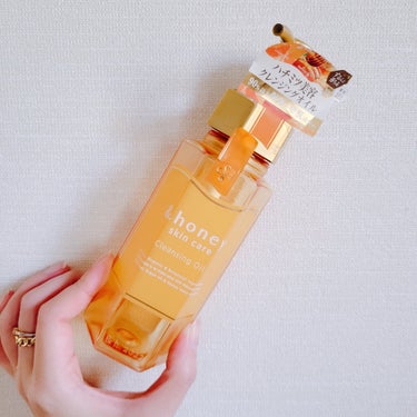 &honey/アンドハニー クレンジングオイル/180ml/￥1,500ほど

〈パッケージ〉
オレンジ色の六角形のプラスチック
ポンプ式

〈使用方法〉
3プッシュほど使用
手のひらに馴染ませてから全