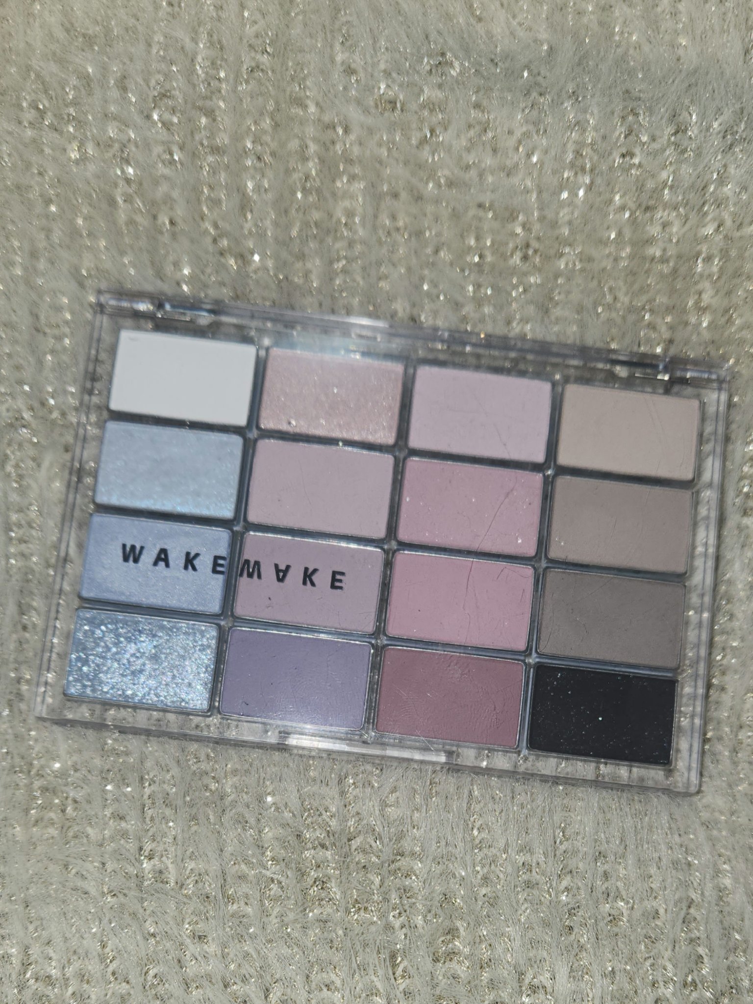 ソフトブラーリングアイパレット/wakemake/アイシャドウパレットを使ったクチコミ（2枚目）