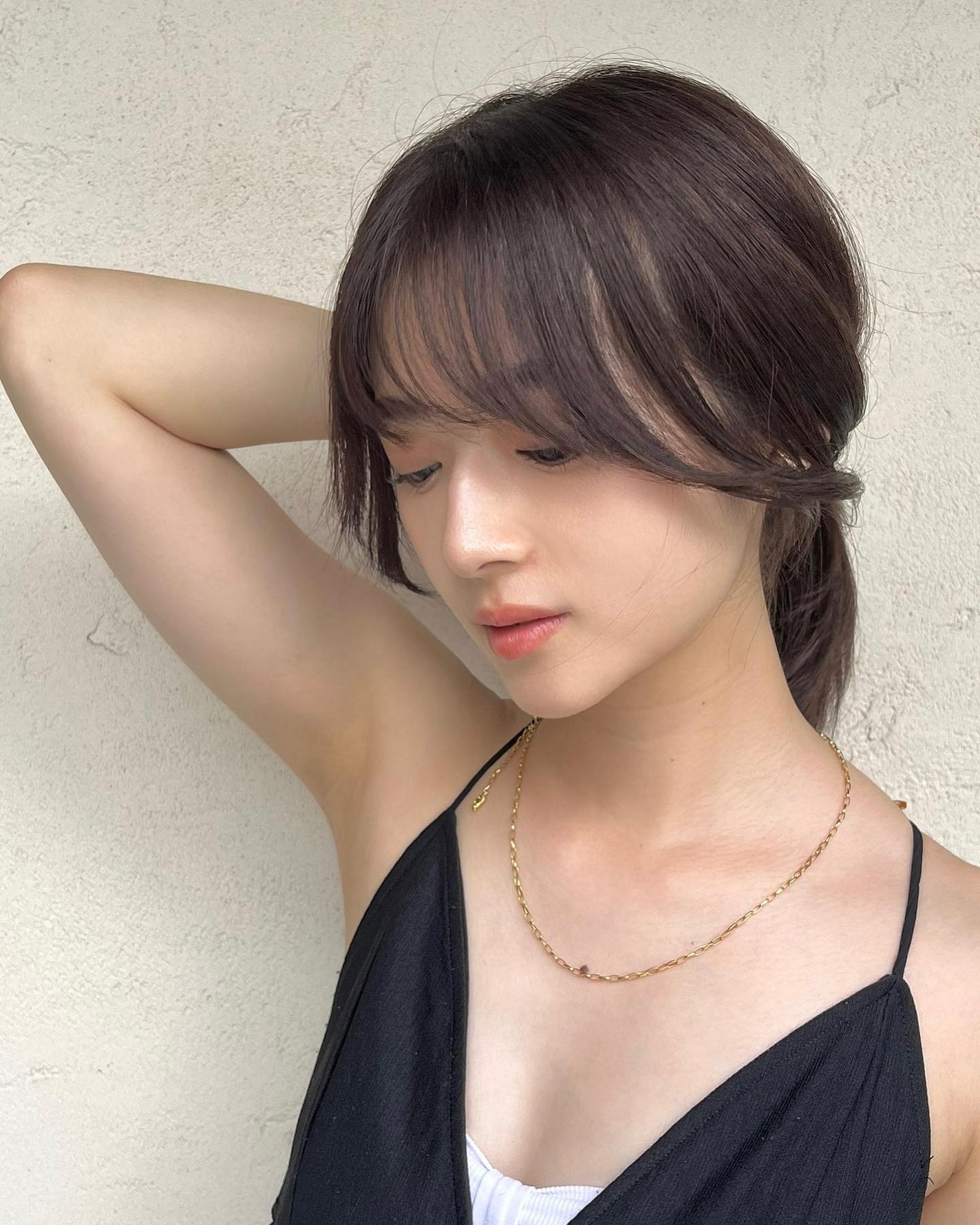 HARUNA on LIPS 「お顔まわりのカット💇🏼♀️縛っても、縛らなくても綺麗に流しや..」(4枚目)