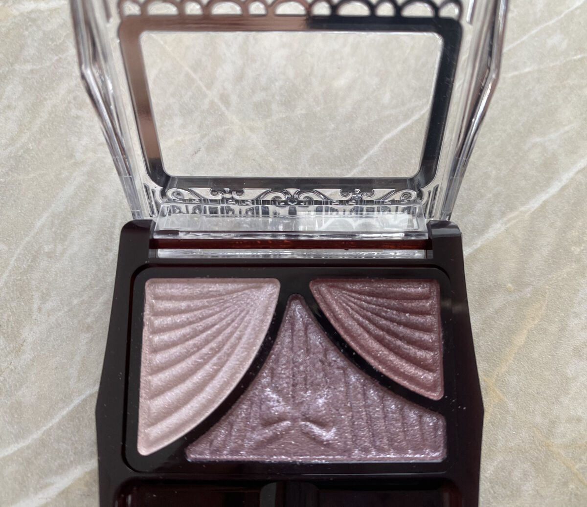 ジューシーピュアアイズ/キャンメイク/アイシャドウパレットを使ったクチコミ（2枚目）