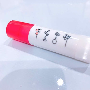 レシピスト 💄ほんのり色づくリップクリーム
色はピュアレッドです。
アップルの香り🍎

☆よかった点
うるおいすごい
でもベタつく感じは少ない
薄づき
すっぴんの唇かわいいって感じになれる

☆よくなか