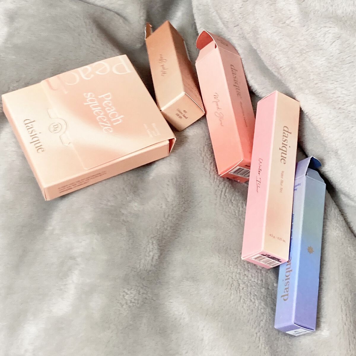 スターリット リキッドグリッター 01 トゥインクルスター/dasique/メイクアップを使ったクチコミ（2枚目）