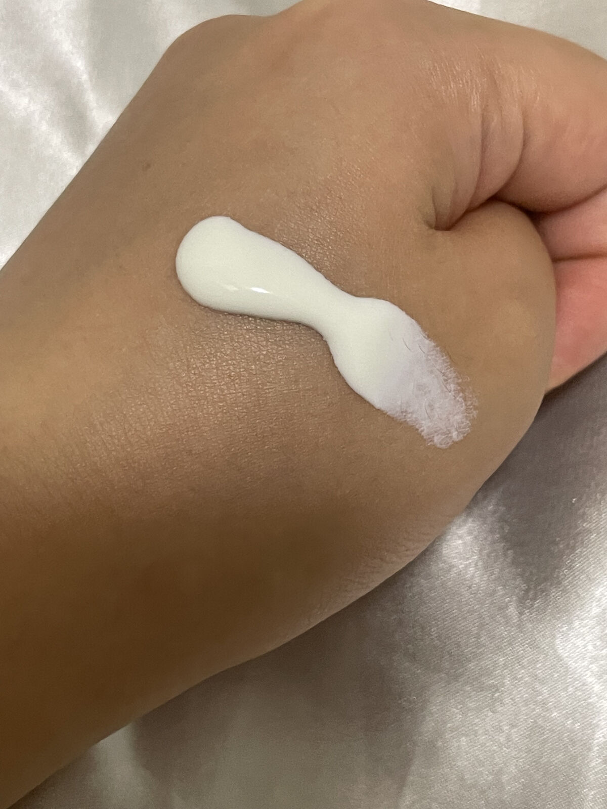 プロディフェンス ホワイトニングUV エッセンス/サンカット®/日焼け止めローションを使ったクチコミ（2枚目）