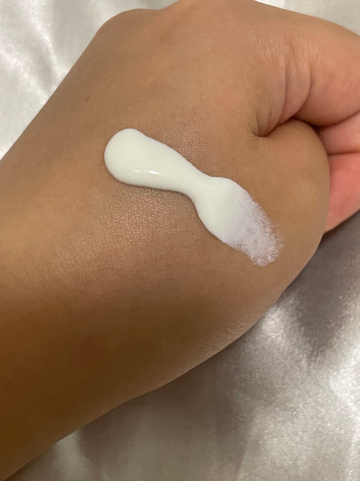 プロディフェンス ホワイトニングUV エッセンス/サンカット®/日焼け止めローションを使ったクチコミ(2枚目)