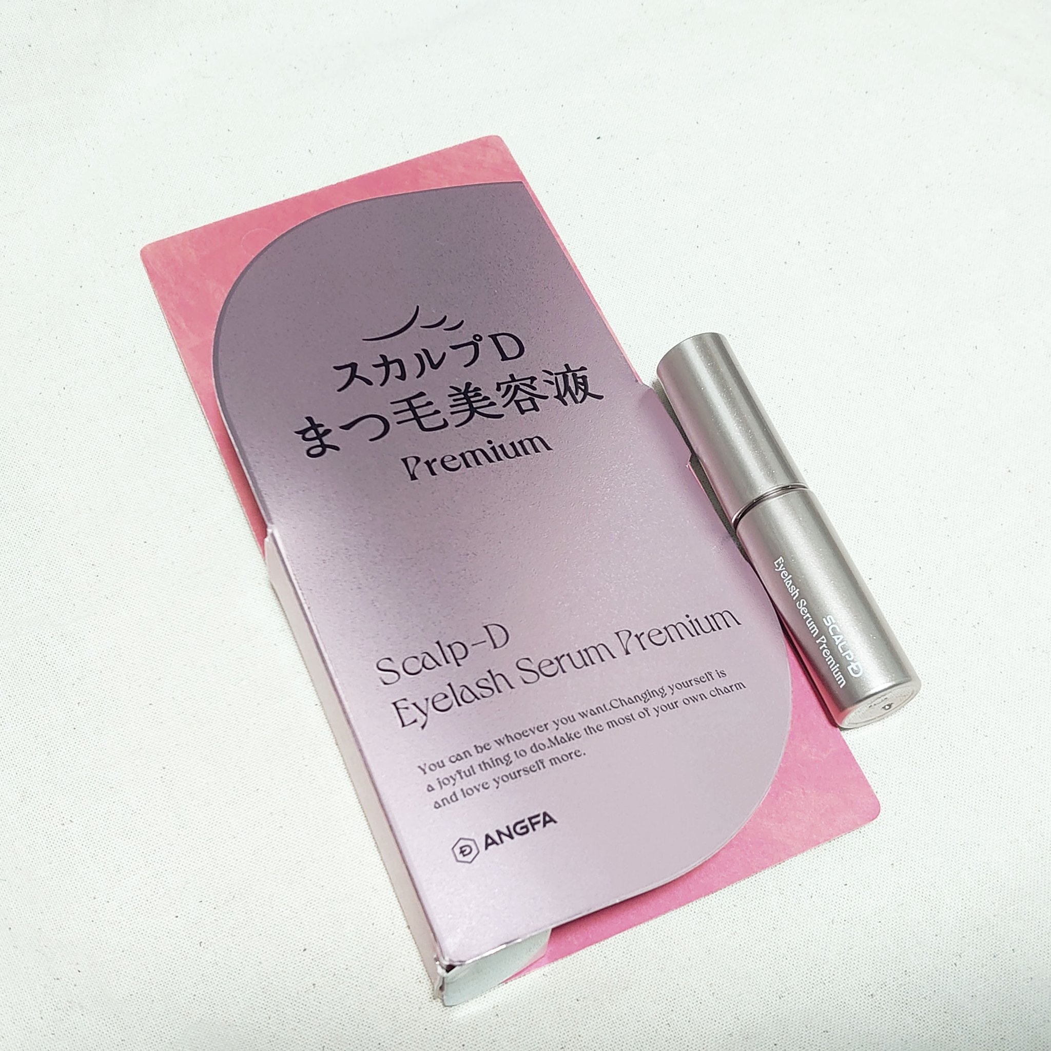 アンファー
スカルプD アイラッシュセラム プレミアム
まつ毛美容液

まつげ美容液
柔らかいアタッチメントで塗りやすいです。
液はしみないです。
まだ使い始めて1週間ですがまつ毛にハリとコシが出てきました。
