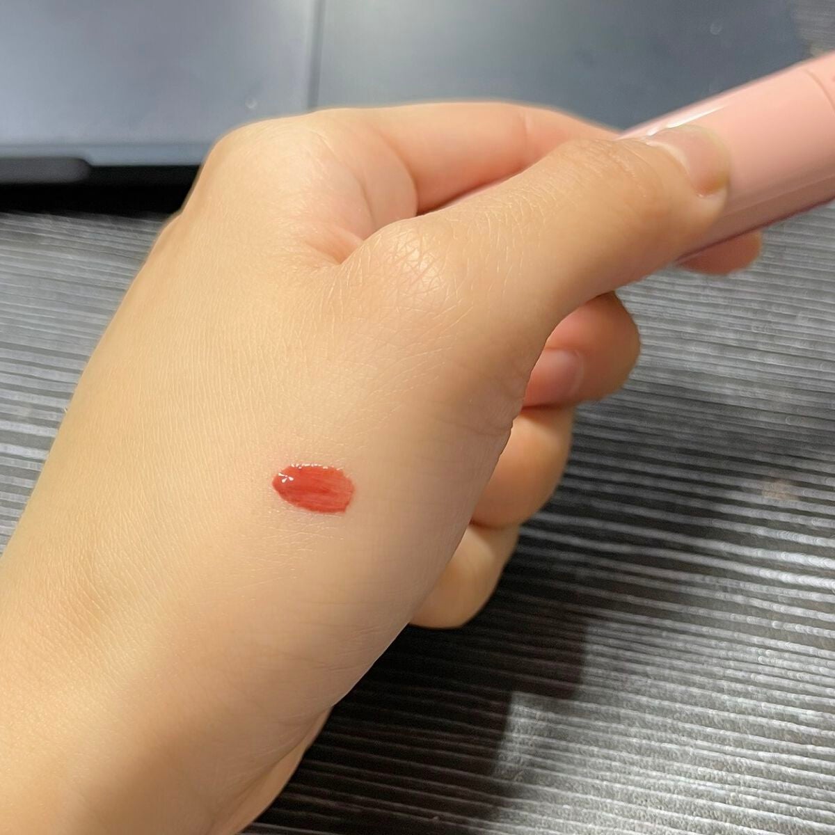 ジューシーラスティングティント/rom&nd/リップティントを使ったクチコミ(4枚目)