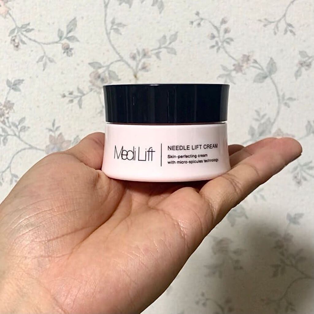 「ヤーマン」から「メディリフト ニードルリフトクリーム」！

コッテリ重厚なクリームで、バツグンの保湿効果が得られます！
かなりの乾燥肌の人でも、これ一本で十分じゃないかな？

やはり1番の魅力は、最先端のニードル美容！
「塗るメディリフト