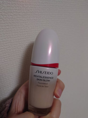 エッセンス スキングロウ ファンデーション 140 Porcelain/SHISEIDO/リキッドファンデーションを使ったクチコミ（1枚目）