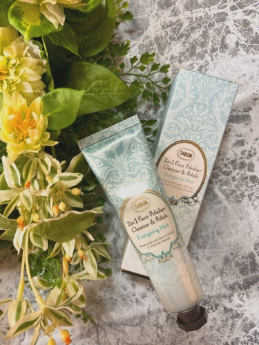 ⁡
SABON フェイスポリッシャー🫧
⁡
色んな種類があるけど
私のお気に入りはミント🍃
⁡
スクラブ洗顔になっていて
ホホバ由来のスクラブ粒子が
古い角質や毛穴の汚れを取り除いてくれます。
⁡
死海