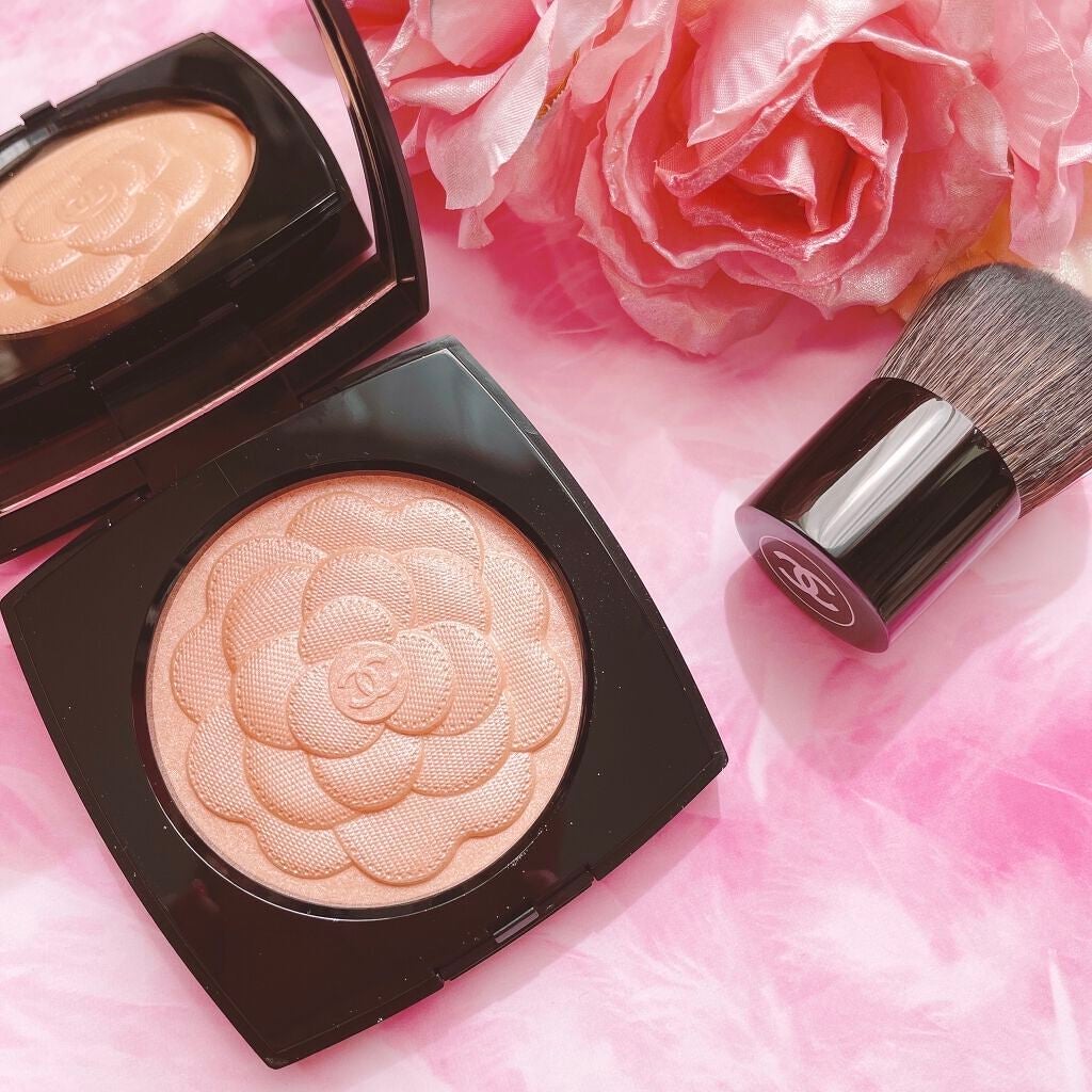 レーヴ ドゥ カメリア /CHANEL/パウダーハイライトを使ったクチコミ(2枚目)