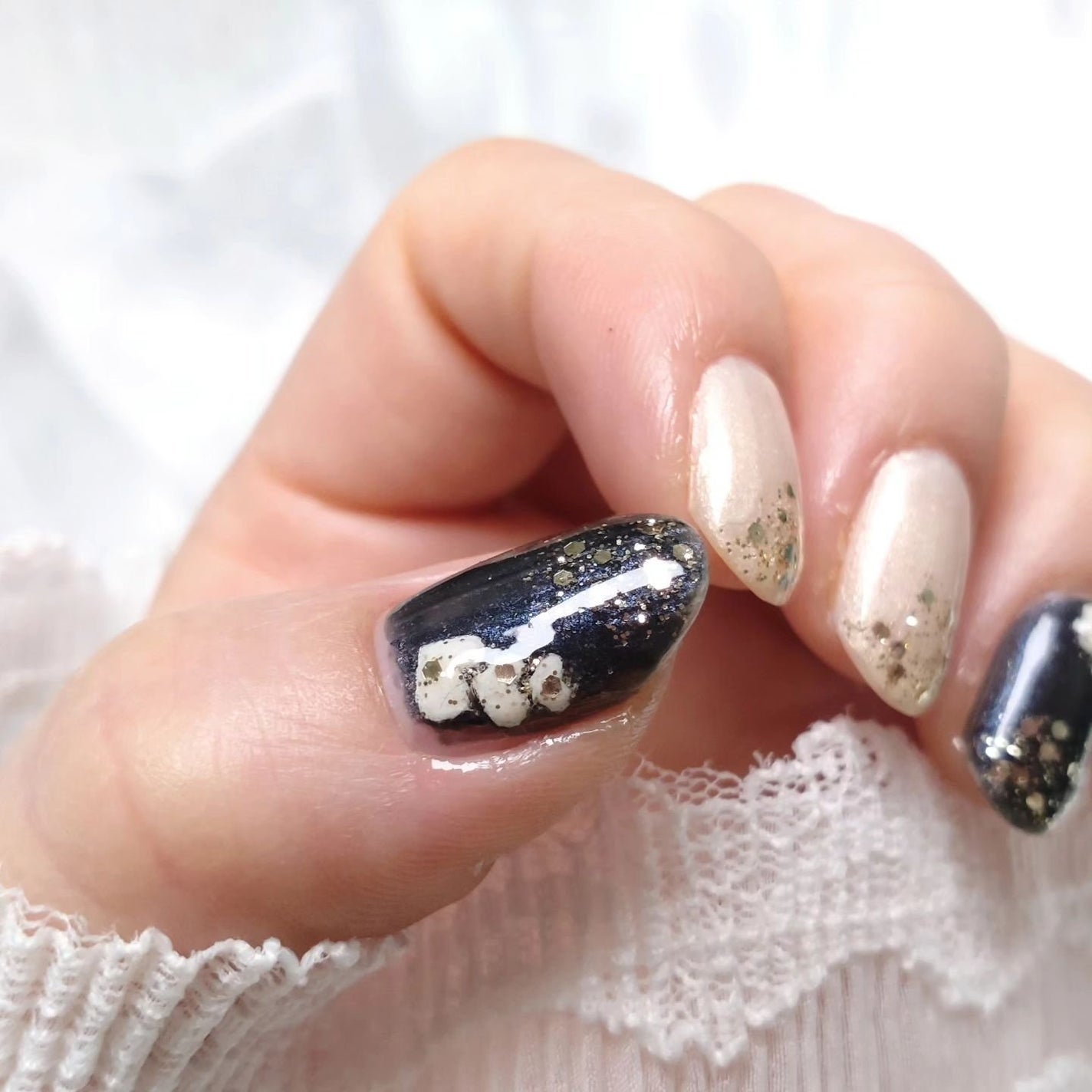 ミルクティ on LIPS 「✴✴#結婚式お呼ばれネイル💒✴12月中旬頃のネイルです💖✴姪っ..」(5枚目)