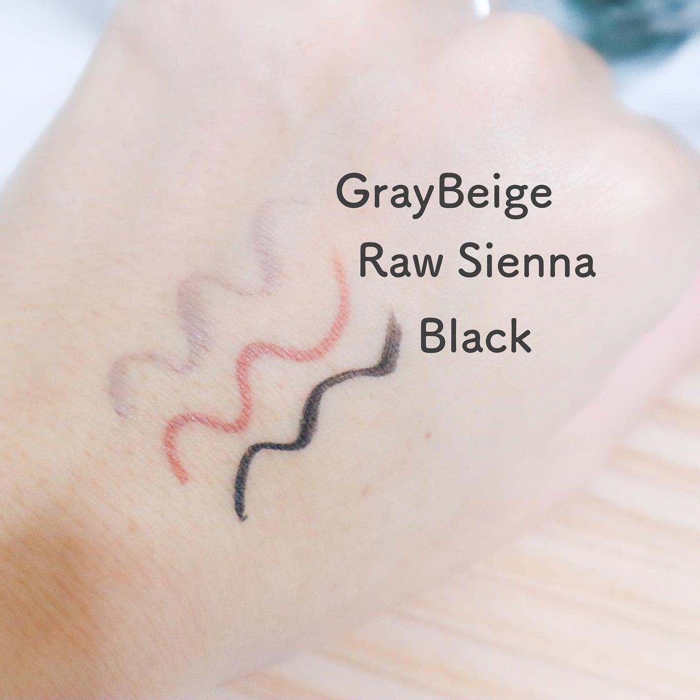 リキッドアイライナー/ルルズコスメティコ/リキッドアイライナーを使ったクチコミ(4枚目)