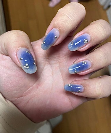 ネイル変えました💙

青のチークネイル💅💎
簡単で可愛いくできるんでチークネイル違う色でも今度してみます☺️


パーツはSHIENで大量に入ってたラインストーン使いました


#セルフネイル #ネイル