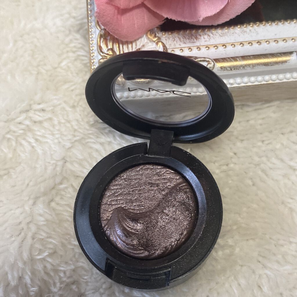 エクストラ ディメンション アイシャドウ ストールン モーメント/M・A・C/単色アイシャドウを使ったクチコミ（2枚目）