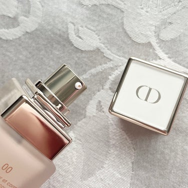 Dior プレステージ ホワイト ル プロテクター ＵＶ ミネラル BBのクチコミ「＼艶感が綺麗なBBクリーム🤍／

.
Dior
プレステージ ホワイト ル プロテクター ＵＶ.....」（2枚目）