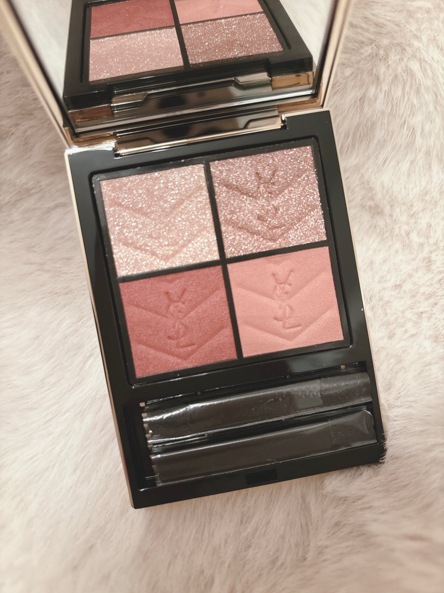 クチュール ミニ クラッチ/YVES SAINT LAURENT BEAUTE/アイシャドウパレットを使ったクチコミ(3枚目)