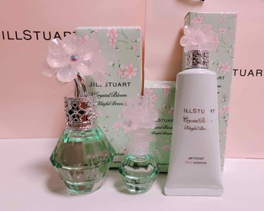 クリスタルブルーム スノー パフュームド ハンドクリーム/JILL STUART/ハンドクリームを使ったクチコミ（1枚目）